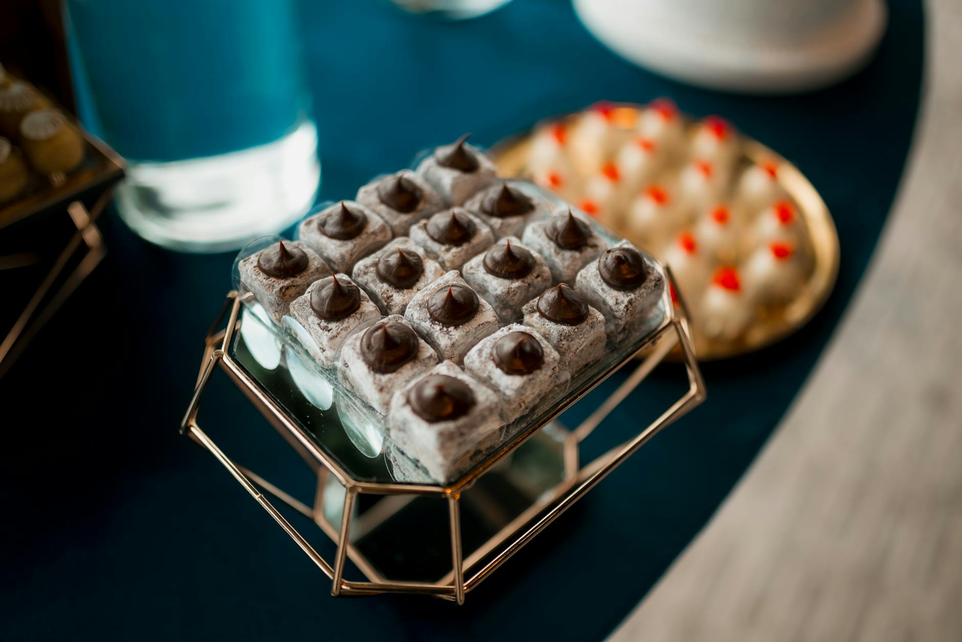 Double-chocolate Kiss Cookies — 32min | Recidemia
