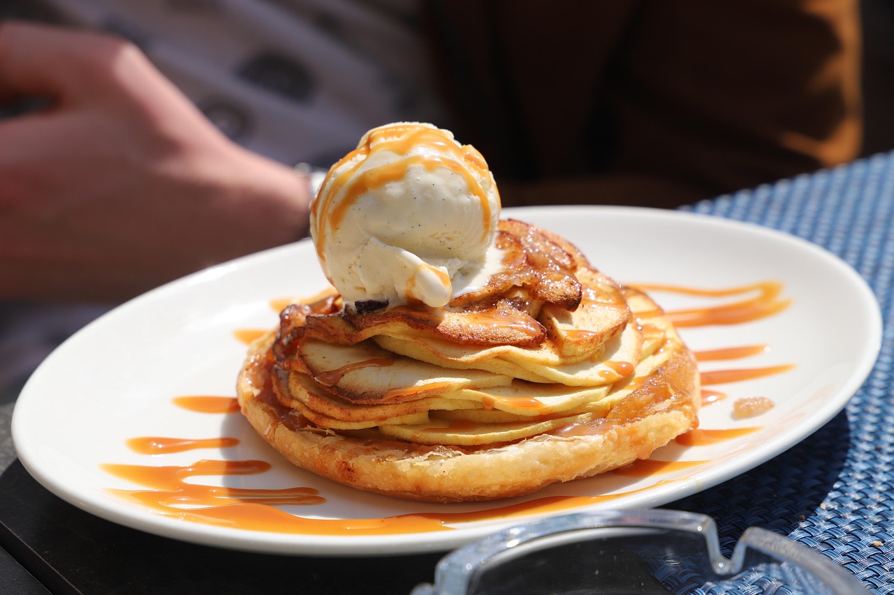 Banana Napoleons with Caramel Sauce and Puff Pastry