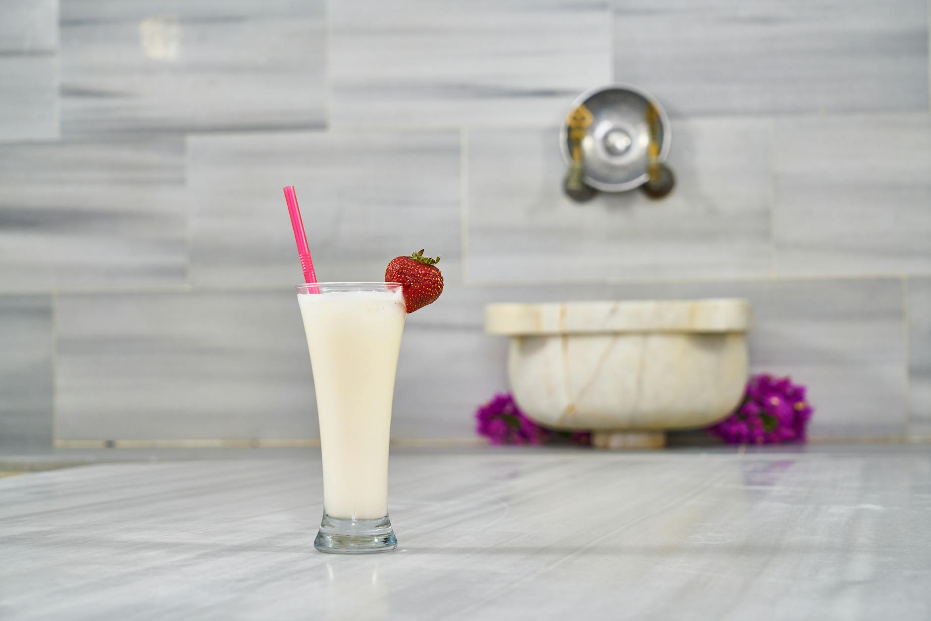 Non-alcoholic Frozen Peach Daiquiri