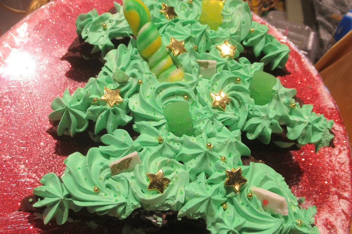 Christmas Tree Cake
