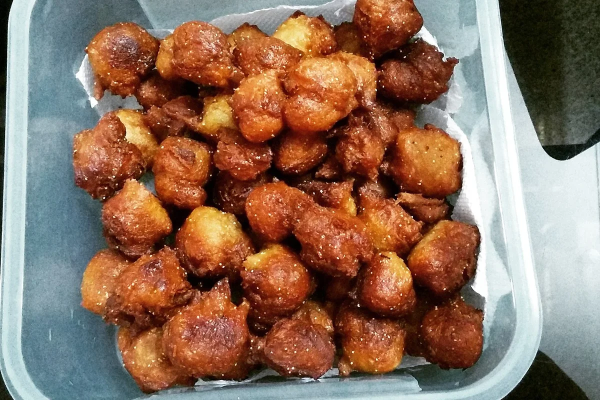 Coconut Gulgula