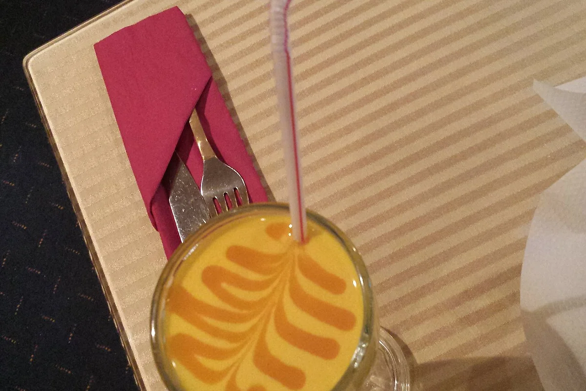 Indian Mango Lassi