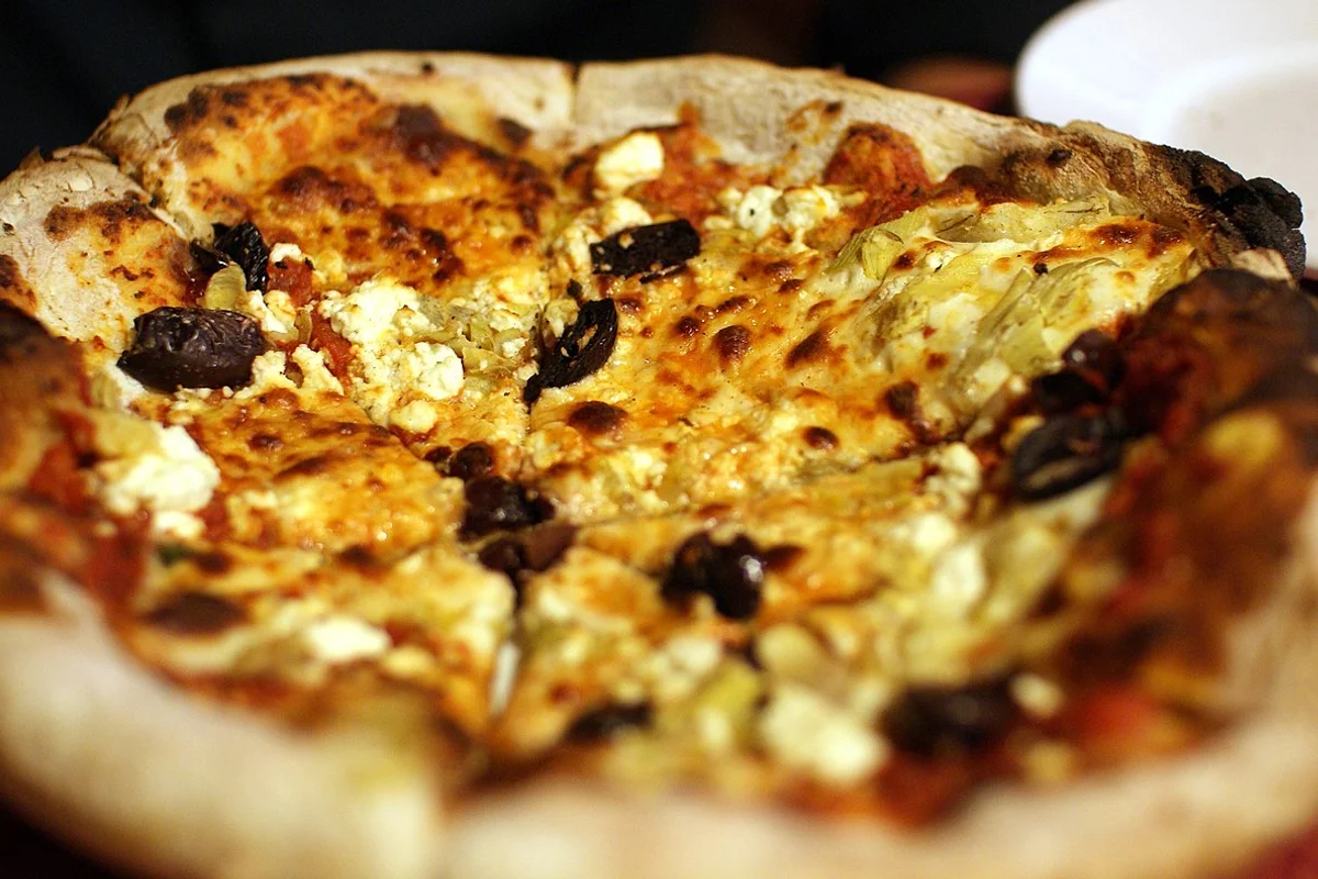 Mediterranean Pizza