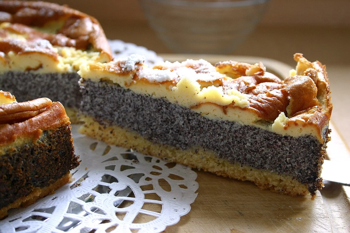 Poppyseed Cake
