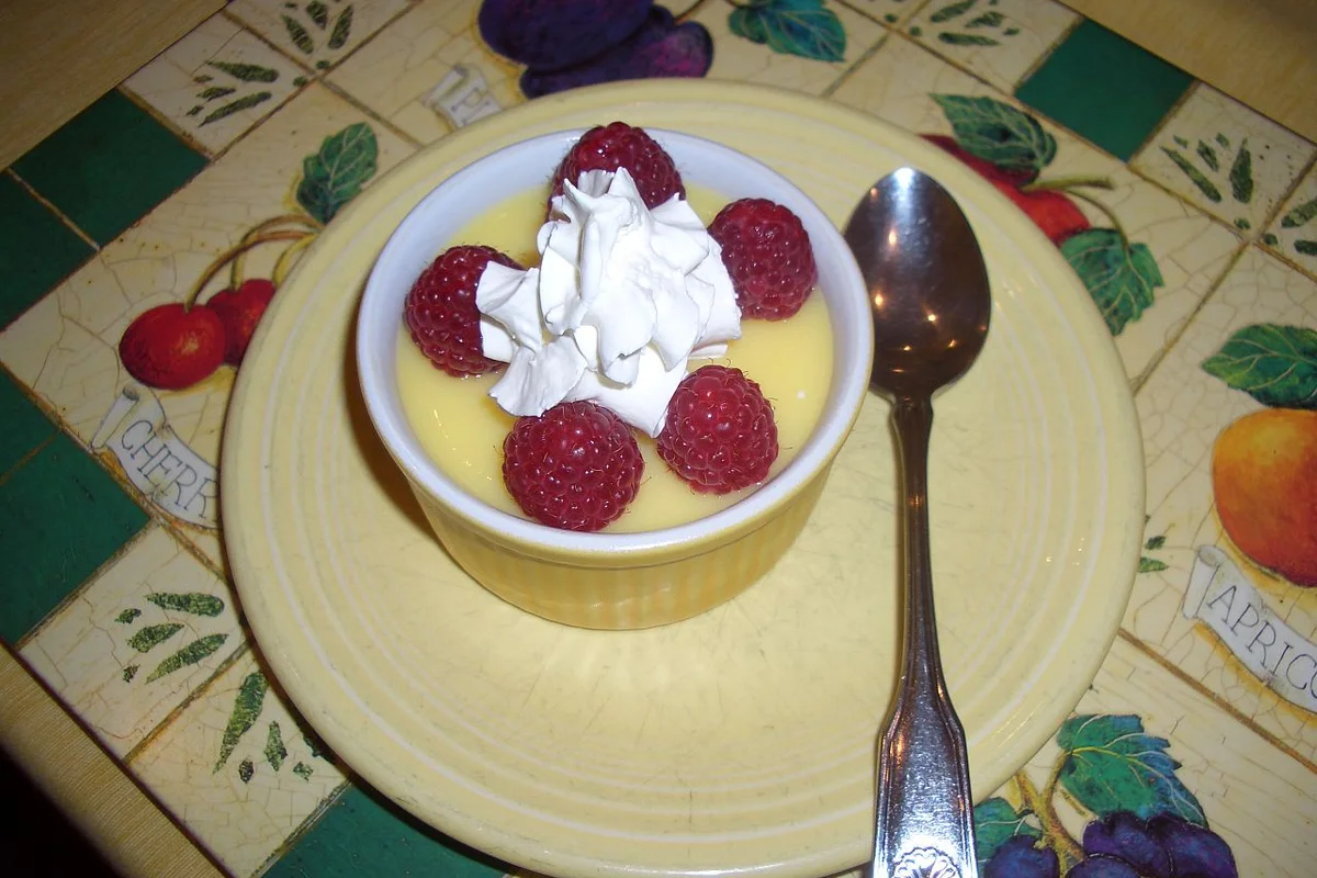 Raspberry Pudding with Cream