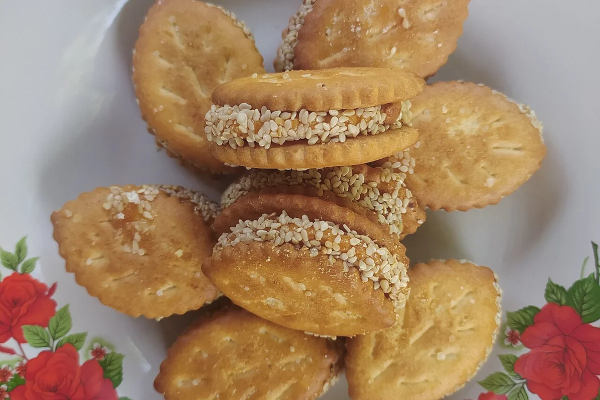 Sesame Biscuits I