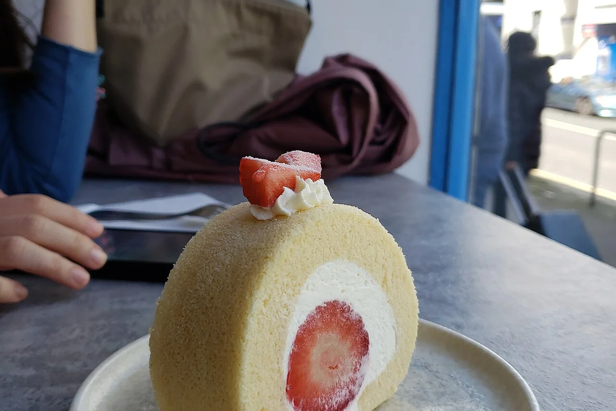 Strawberry Cake Roll