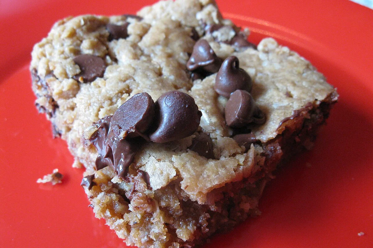 Vegan Oatmeal-Peanut Butter Chocolate Chip Cookies