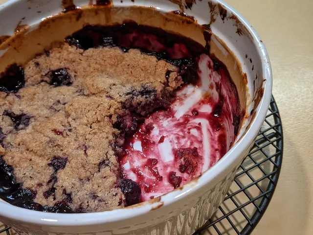 Mixed Berry Lemon Fruit Crisp