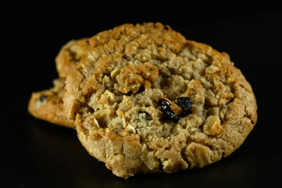 Crispy Oatmeal Cookies